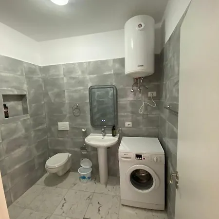 Eq Apartamento Tirana